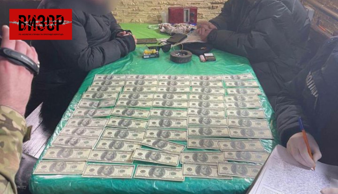 На Черкащині затримали адвоката та його спільника, які за гроші обіцяли військовому довідку про непридатність до служби