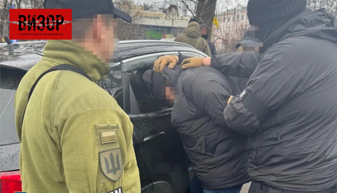 Зловживання в ДПС: затримали податківця за хабар у $20 тисяч