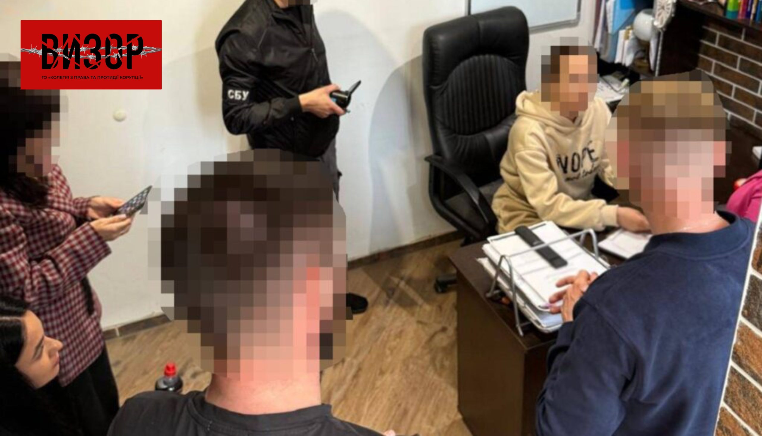Повідомлено про підозру адвокату та начальнику відділу міськради Львівщини за ч. 2 ст. 28, ч. 3 ст. 369-2 КК