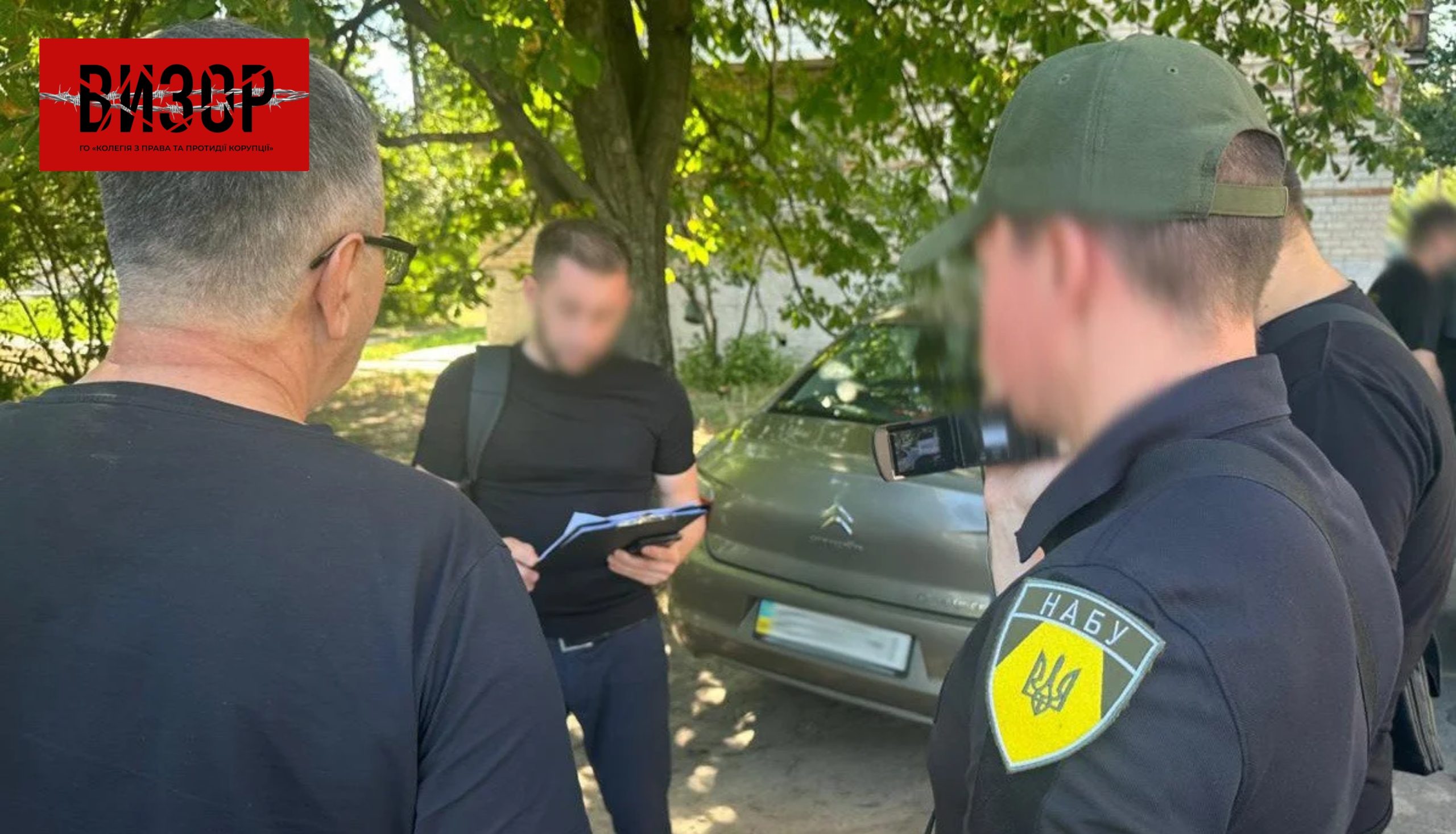 Гроші в пакеті з фруктами. НАБУ і САП заявили про викриття судді міськрайонного суду Дніпропетровщини на одержанні хабаря