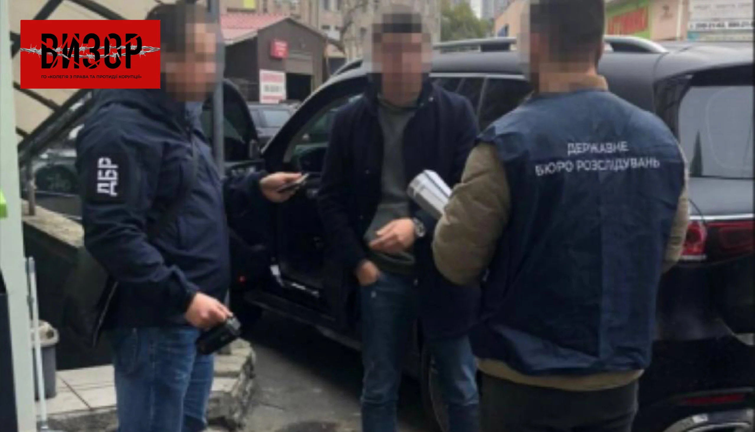 ДБР зірвало схему з елітними квартирами: адвокат хотів переписати їх на себе