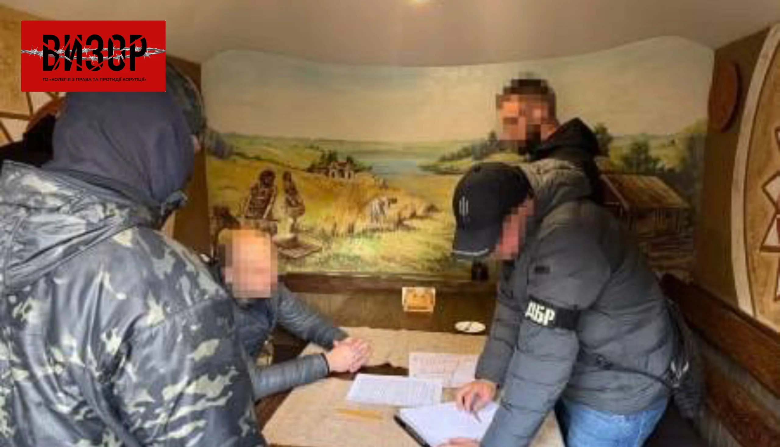 Продавав колії за $100 тисяч: ДБР затримало посадовця «Укрзалізниці»