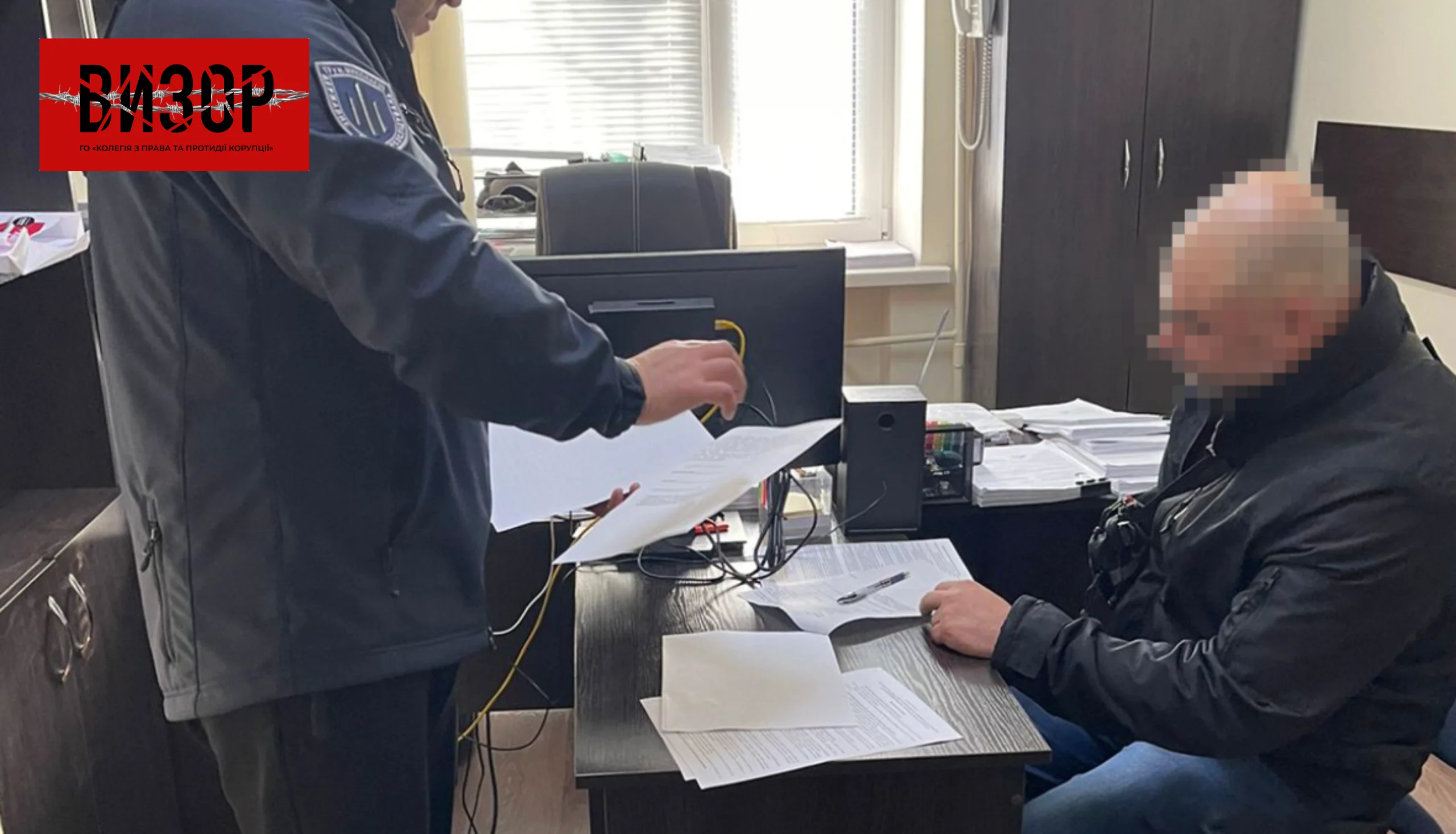 У Миколаєві суд позбавив волі на 4 роки поліціянта, який зламав ребро адвокату