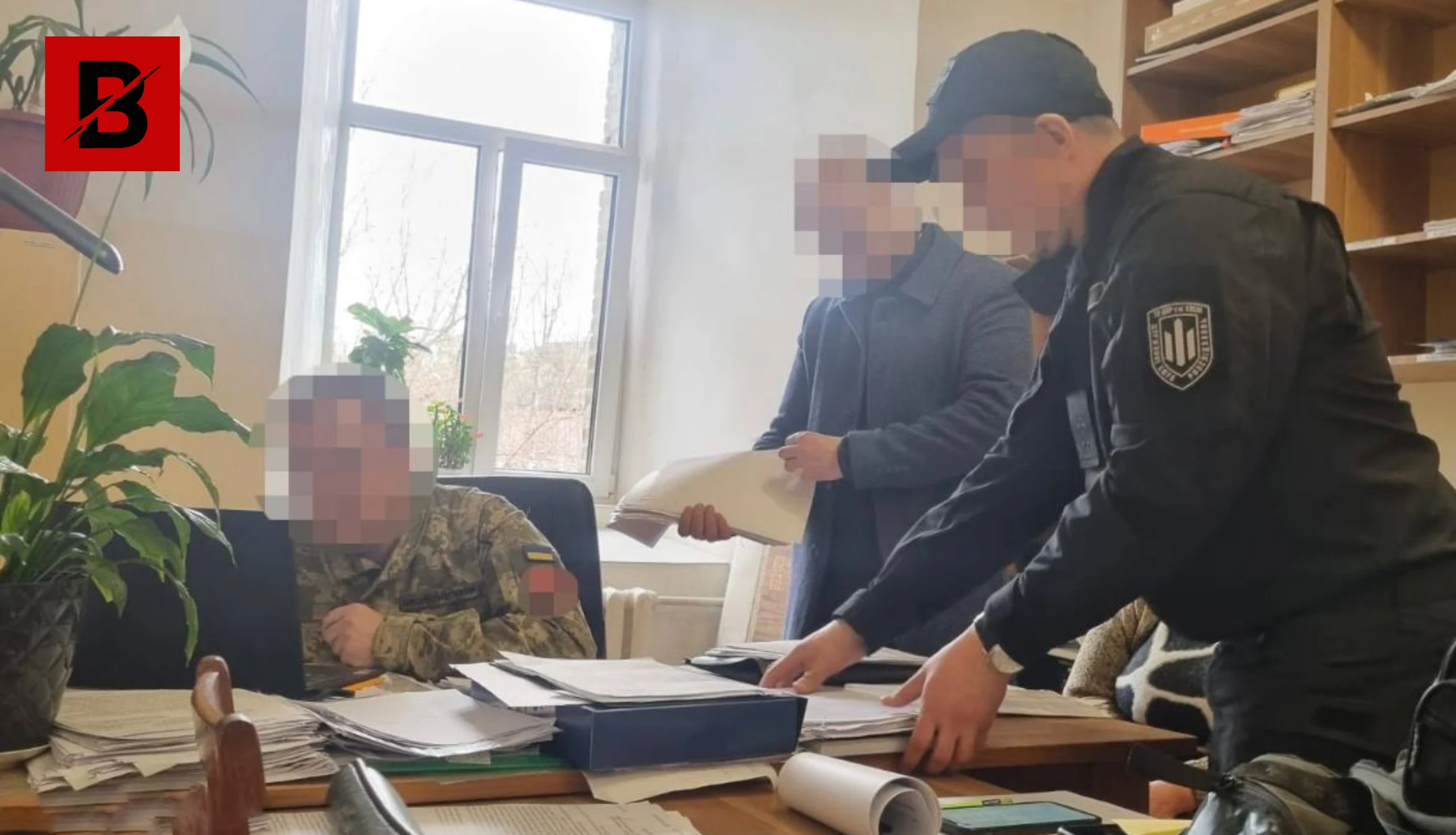 9,5 тисяч доларів за звільнення від армії: ДБР відправило до суду справу організатора