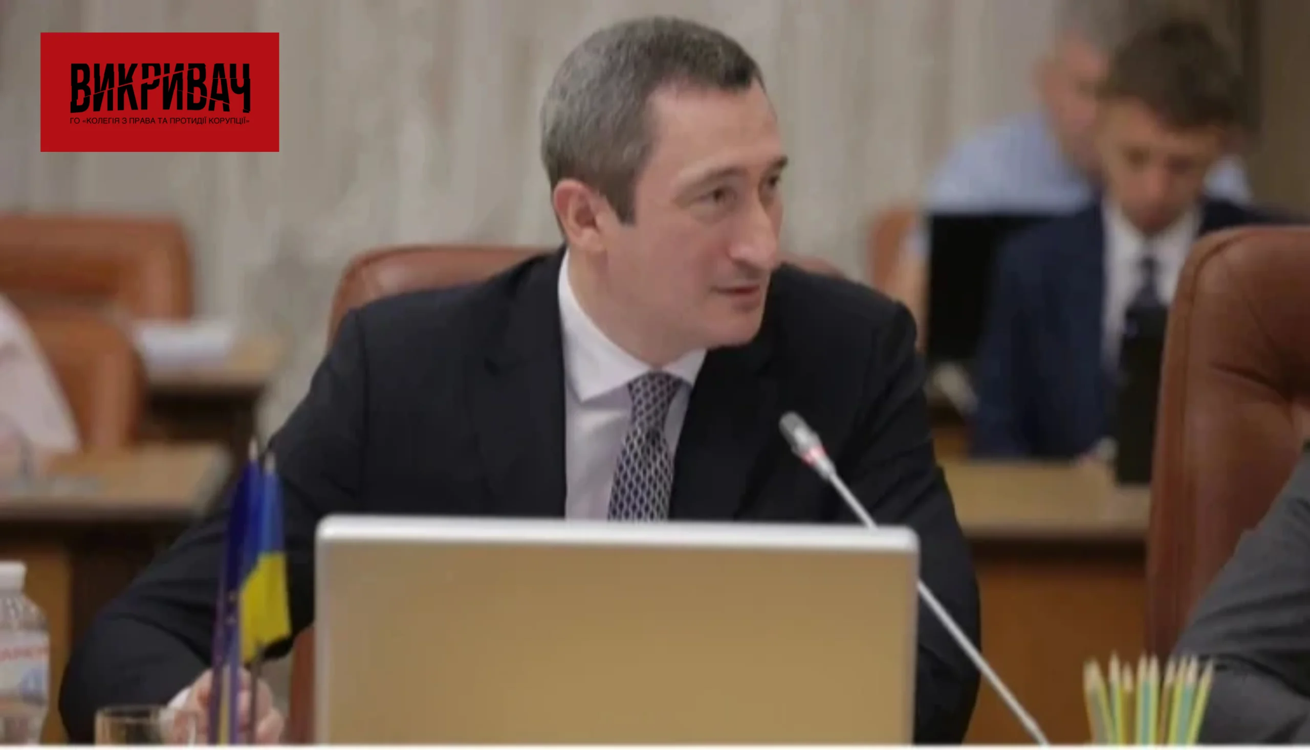 Чернишов без електронного браслета: ВАКС змінив процесуальні обов’язки ексвіцепрем’єра