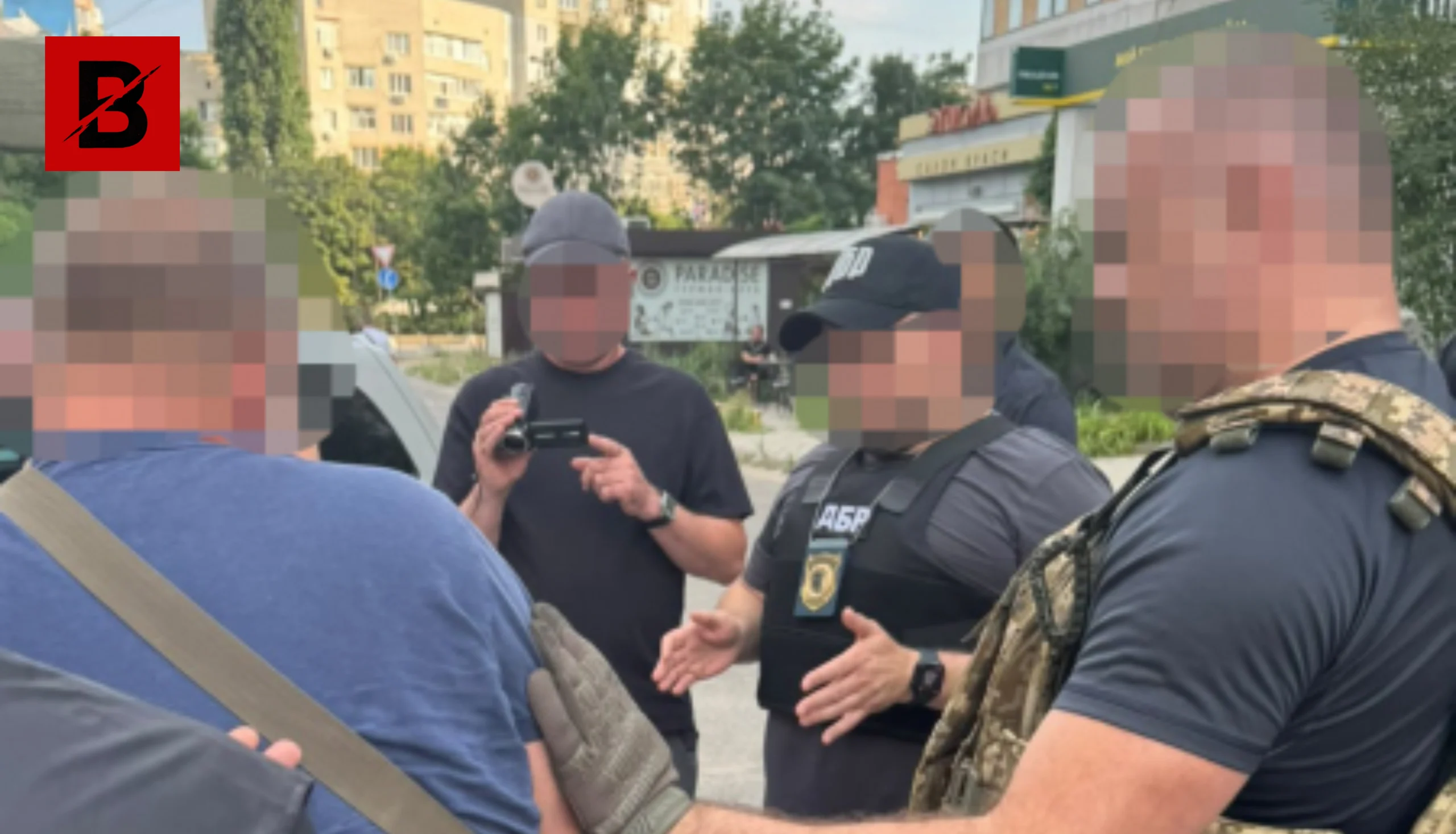 Списання за хабарі та фіктивна інвалідність: ДБР затримало військовослужбовців у Херсоні