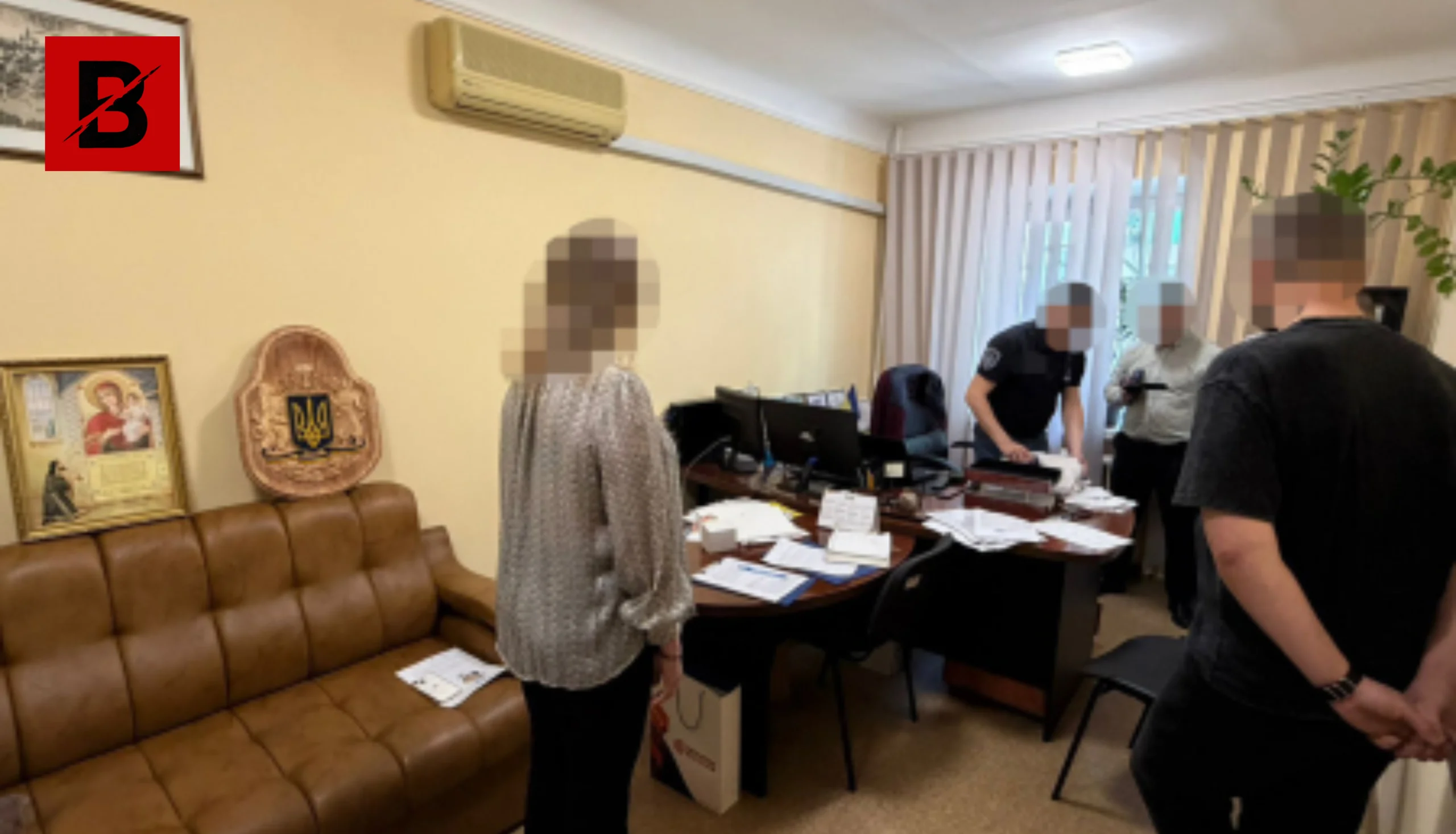 Не вказав ТЦ на 13,7 мільйонів: на Хмельниччині судитимуть посадовця міграційної служби